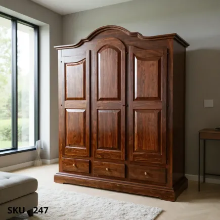 marca-design-shop-Armadio-3-Porte-Cappello-Tondo-3-marcadesign-sku247-ambientata