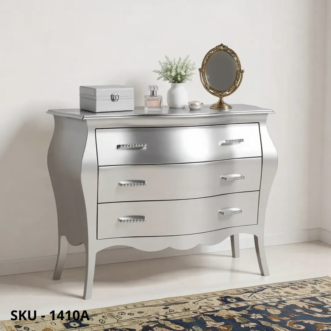 marca-design-shop-comò-bombato-legno-argento-maniglie-swarovski-marcadesign-sku1410A-ambientato