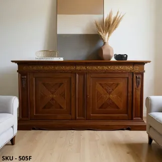 marca-design-shop-credenza-2-ante-2-cassetti-classico-bassano-noce-marcadesign-sku505F-ambientata