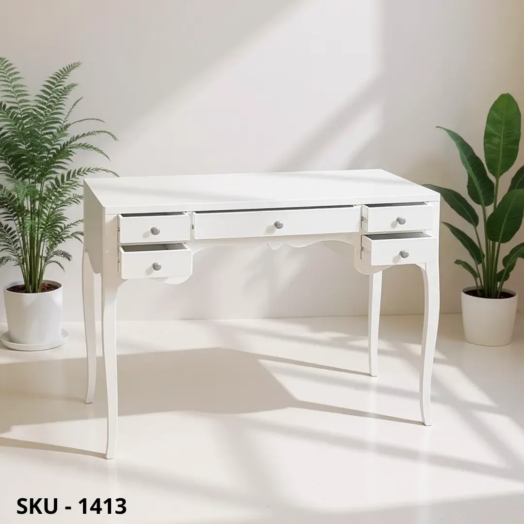 marca-design-shop-Scrittoio-classico-cinque-cassetti-bianco-opaco-marcadesign-1-sku1413-ambientata