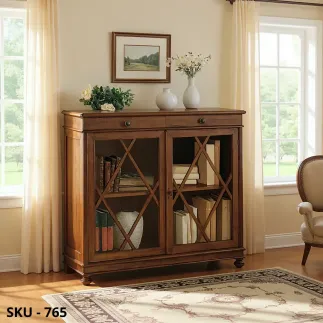 marca-design-shop-vetrinetta-in-legno-di-pioppo-con-2-ante-e-2-cassetti-marcadesign-sku765-ambientata