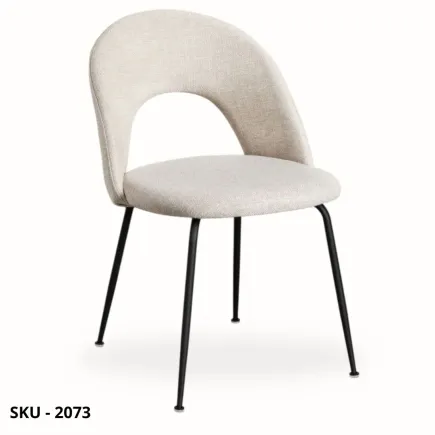 Set 4 Sedie Imbottite in Velluto Beige e Struttura in Metallo Nero – Stile Moderno – Contemporaneo – Made in Italy