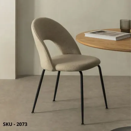 marca-design-shop-stile-moderno-stile-contemporaneo-Set 4 Sedie Imbottite in Velluto Beige e Struttura in Metallo Nero